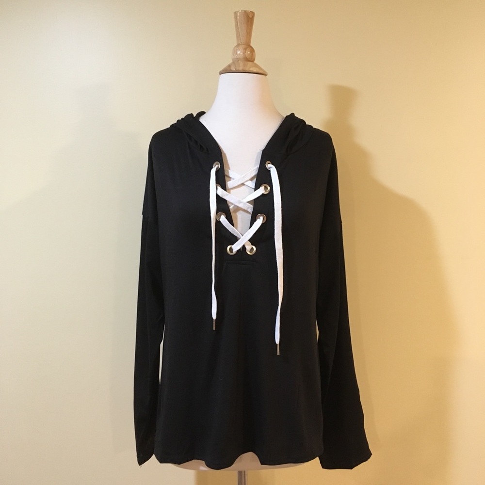 š„ CLEARANCE Lace Up Silver Grommet Hoodie Top - Picture 5 of 7